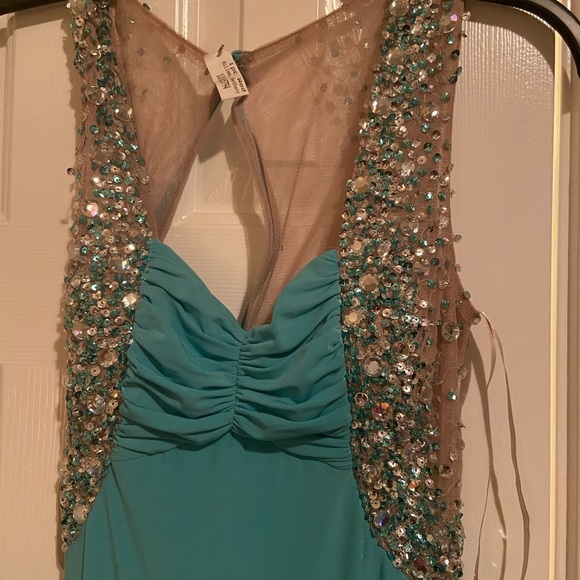 Windsor Prom Dress - Picture 1 of 4